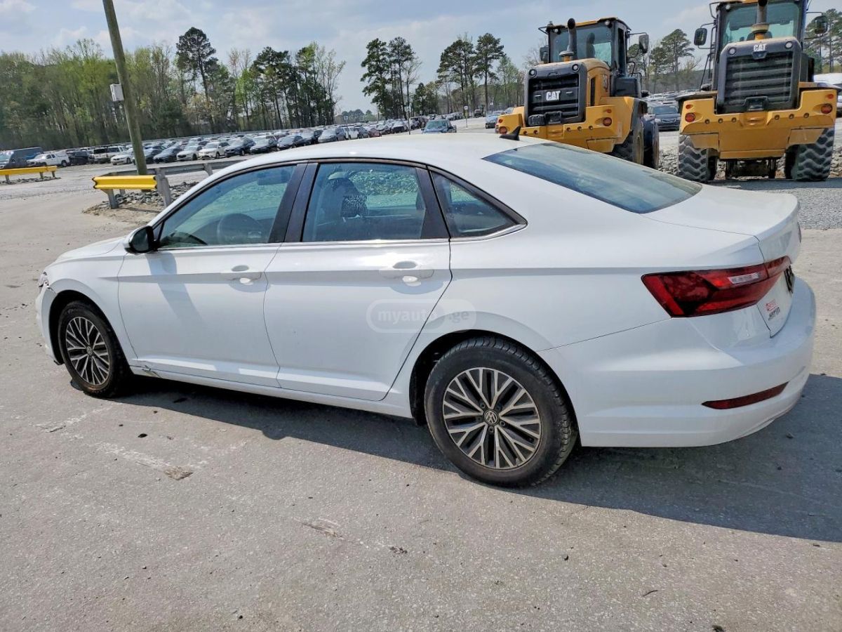 Volkswagen Jetta 2021 — photo 2