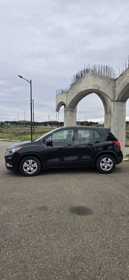 Chevrolet Trax 2018 — photo 2