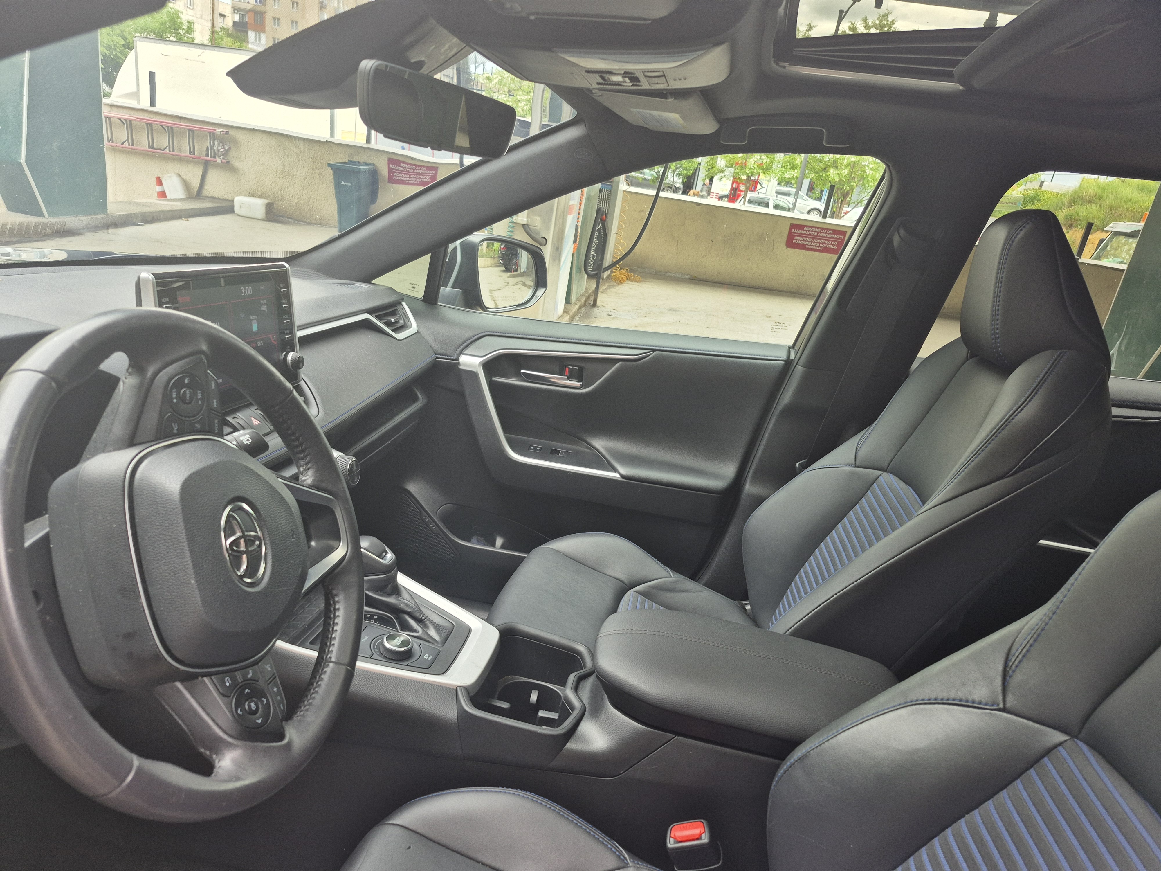 Toyota RAV 4 2022 — photo 2