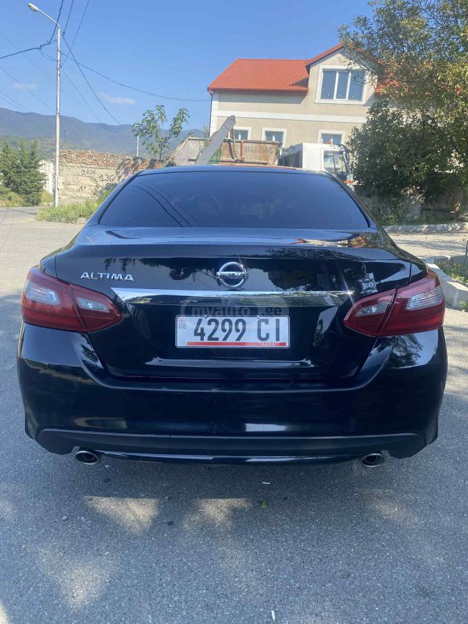 Nissan Altima