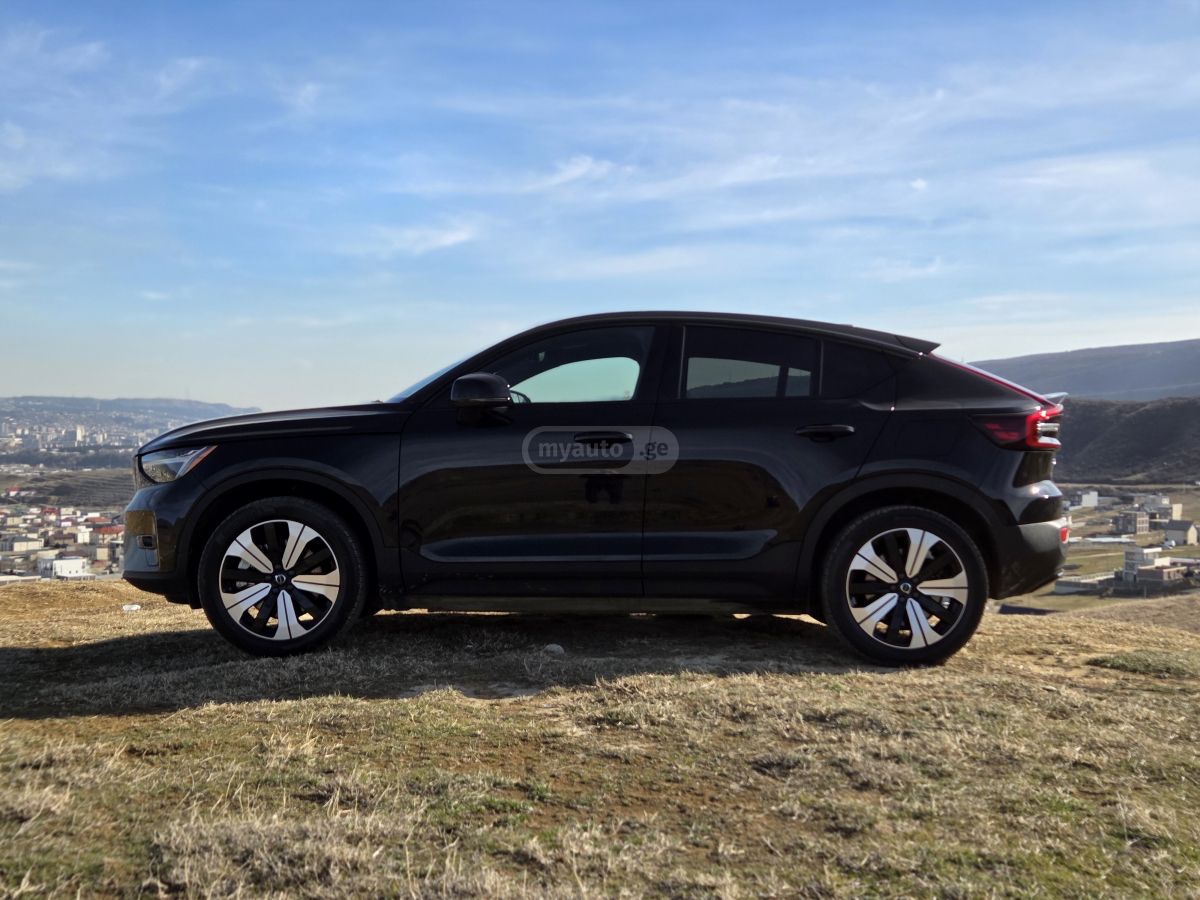 Volvo C40 2023 — photo 2
