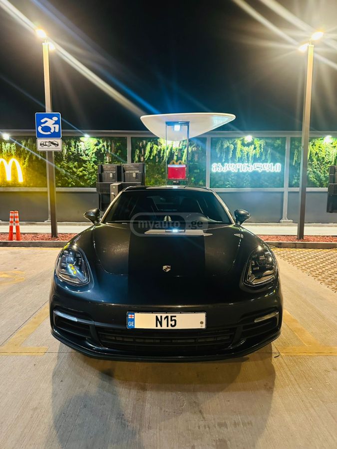 Porsche Panamera 2018 — photo 2