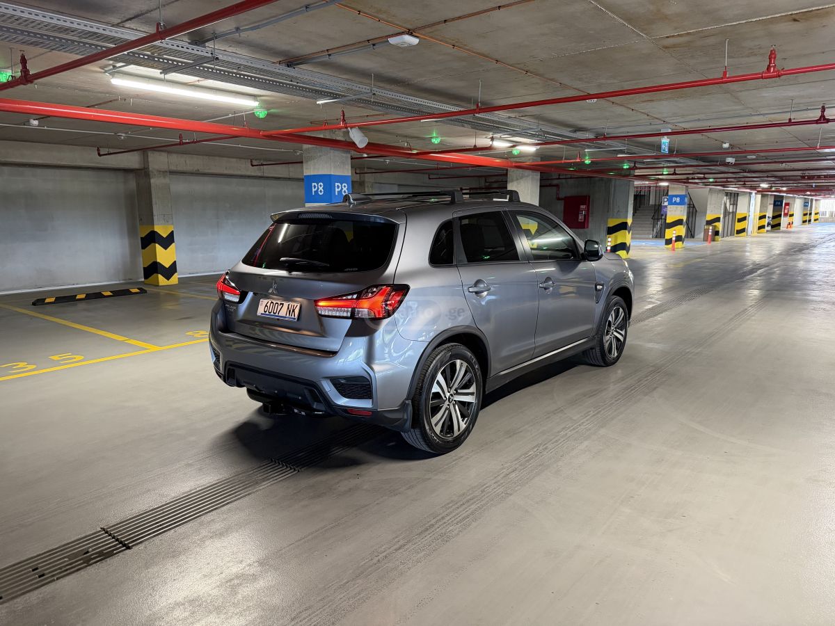 Mitsubishi Outlander Sport 2022 — photo 2
