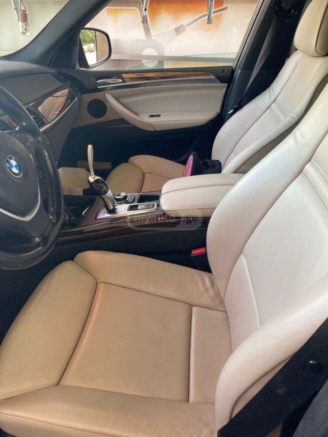 BMW X5 2012 — photo 2