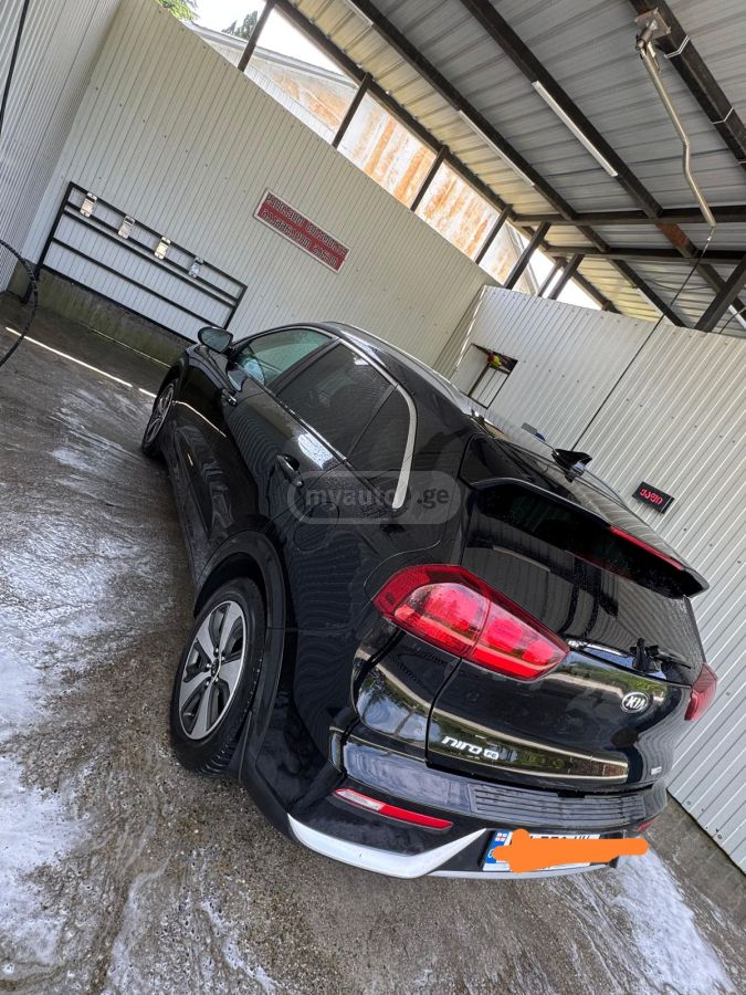 Kia Niro 2017 — photo 2