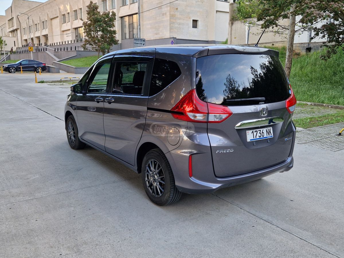 Honda Freed 2017 — photo 2