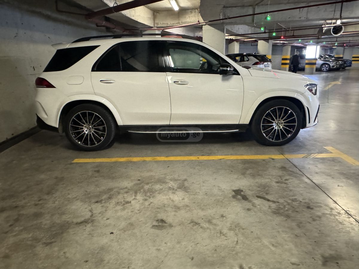 Mercedes-Benz GLE 450 AMG 2023 — photo 2