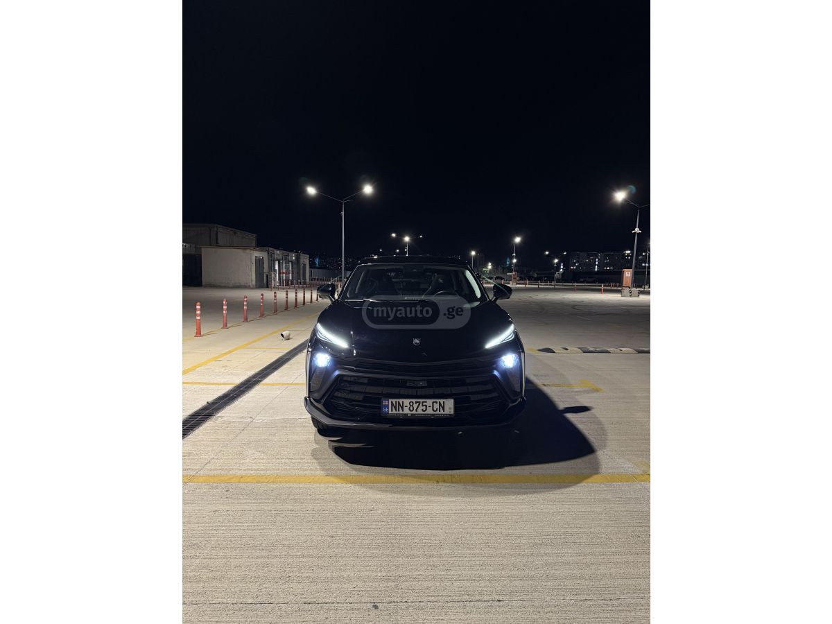 Forthing T5 HEV 2023 — photo 2