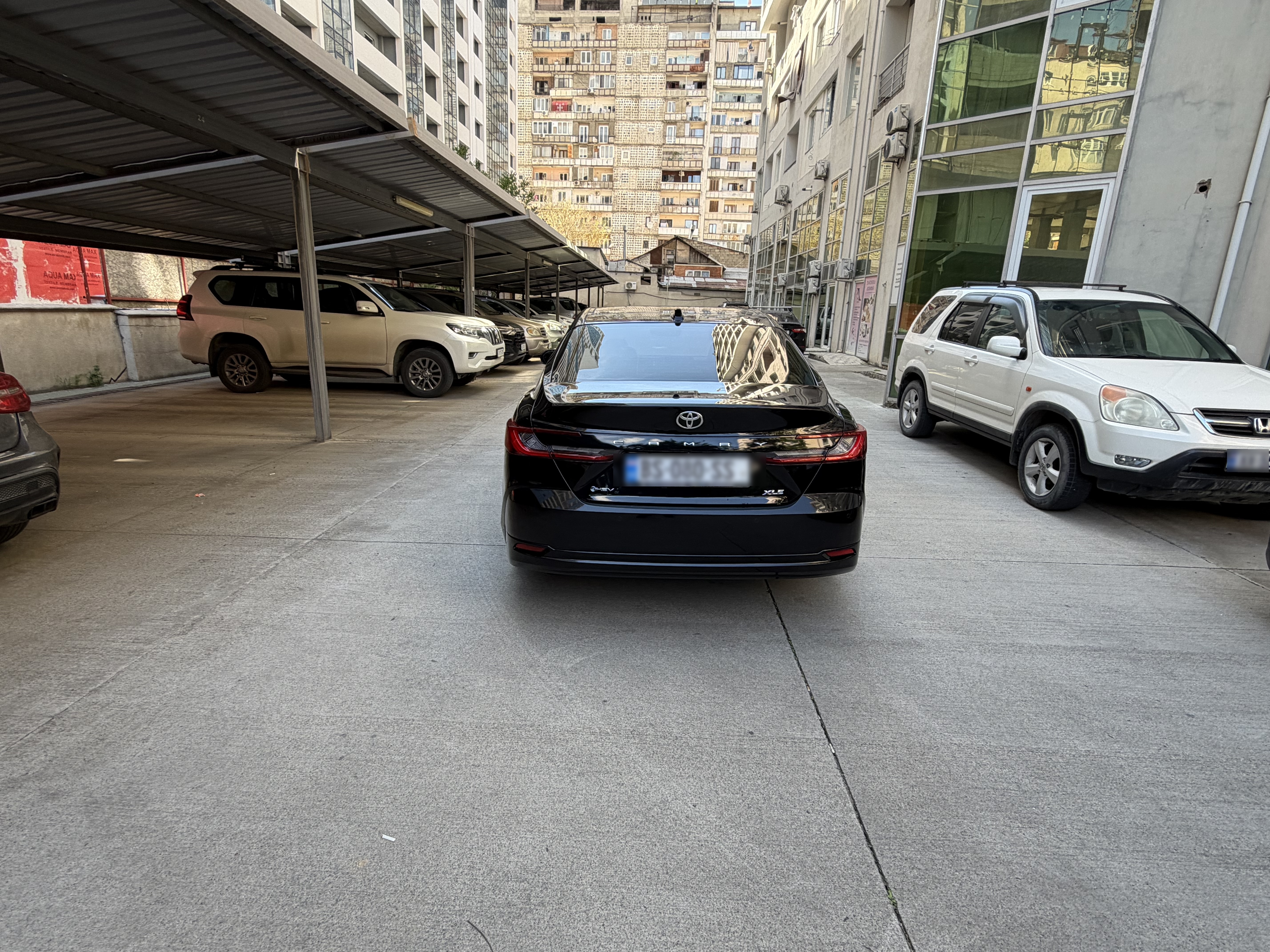 Toyota Camry 2024 — photo 2