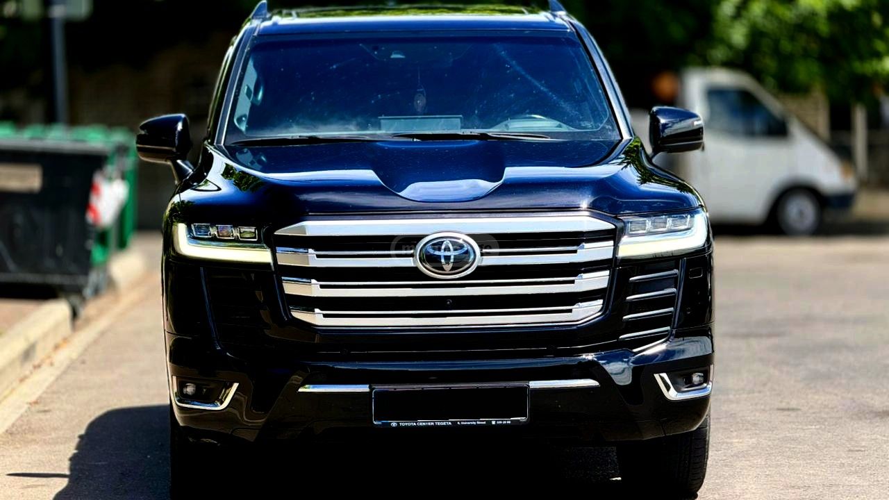 Toyota Land Cruiser 2023 — photo 2