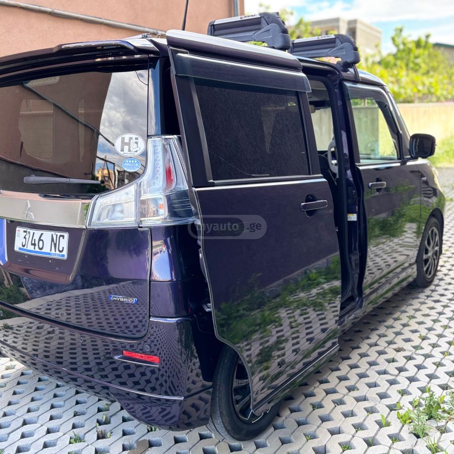 Mitsubishi Delica D2 2018 — photo 2
