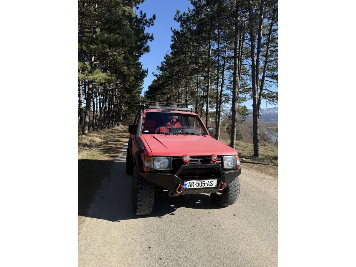 Mitsubishi Pajero 1992 — photo 2