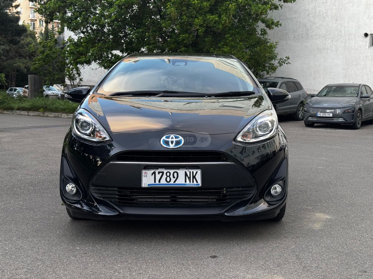 Toyota Aqua 2018 — photo 2
