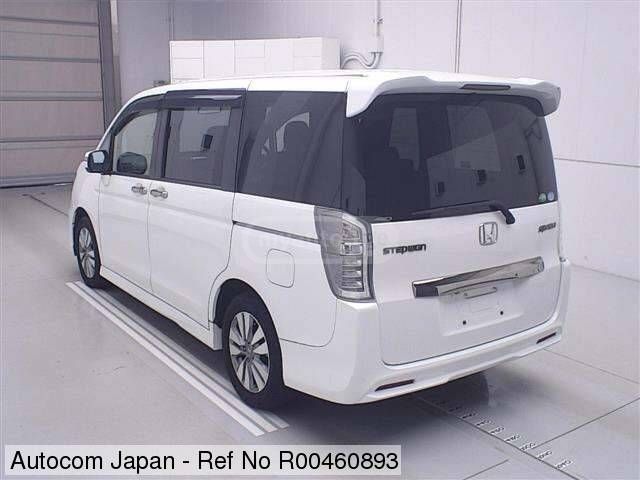 Honda Step Wagon 2013 — photo 2