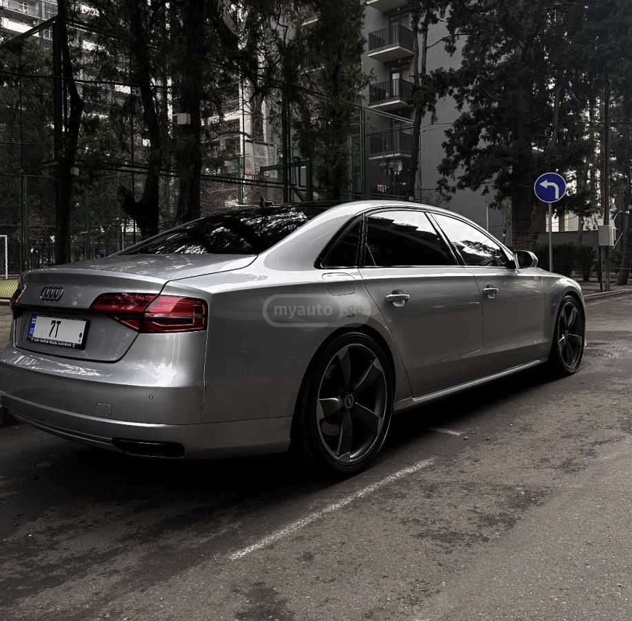 Audi A8 2015 — photo 2
