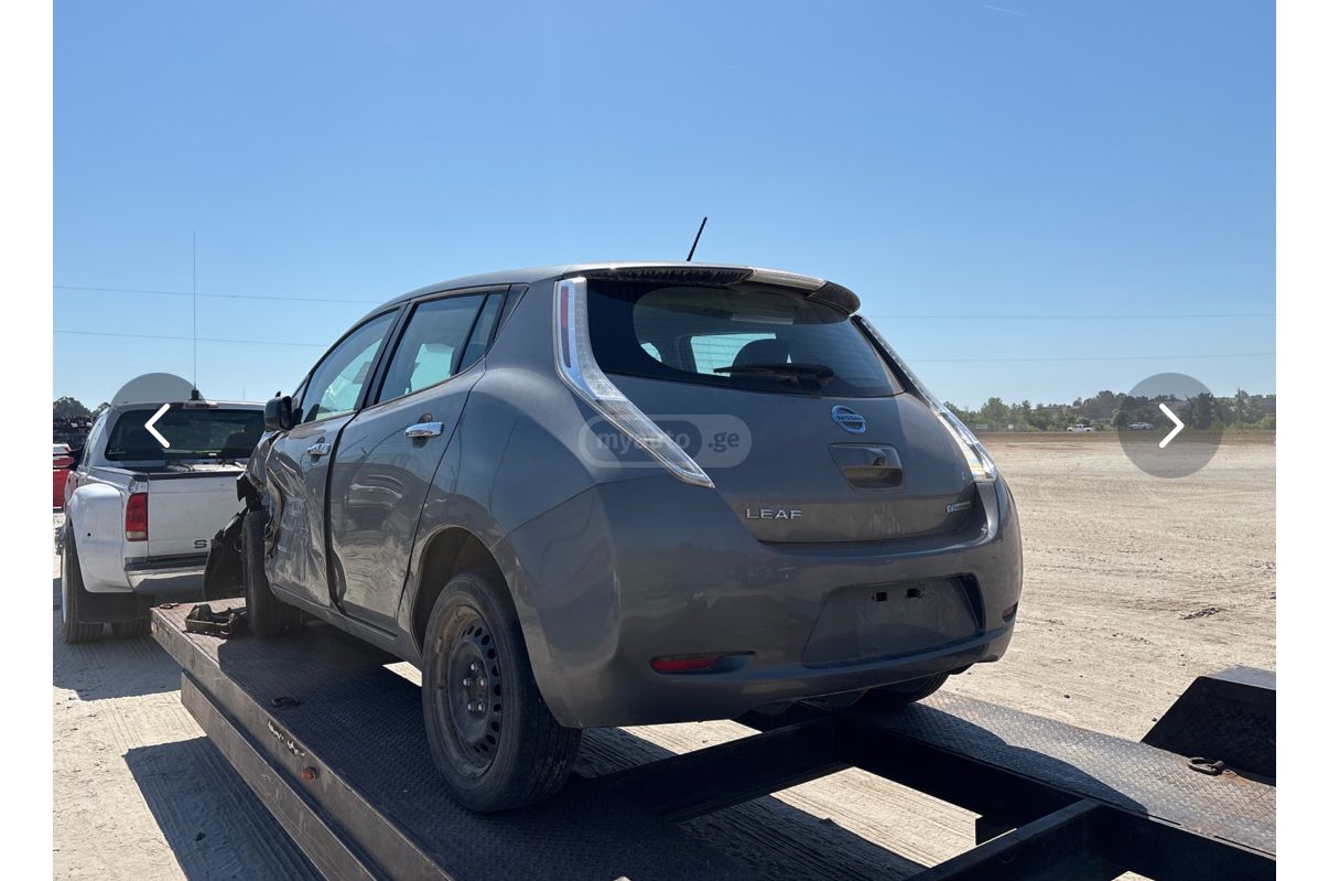 Nissan Leaf 2015 — photo 2