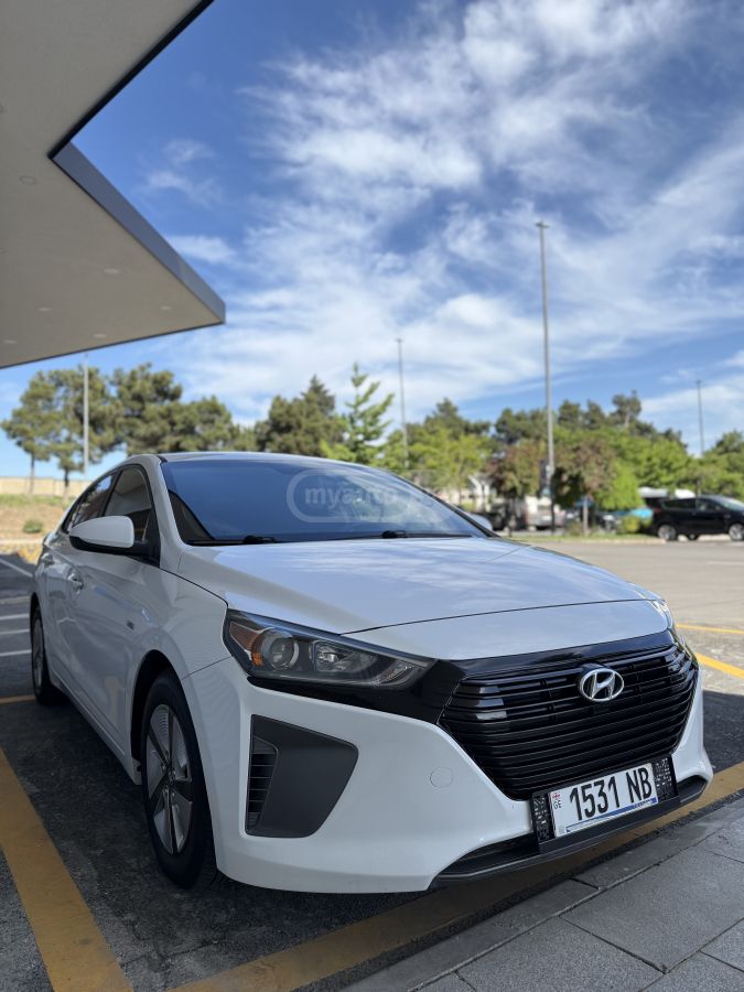 Hyundai Ioniq 2017 — photo 2
