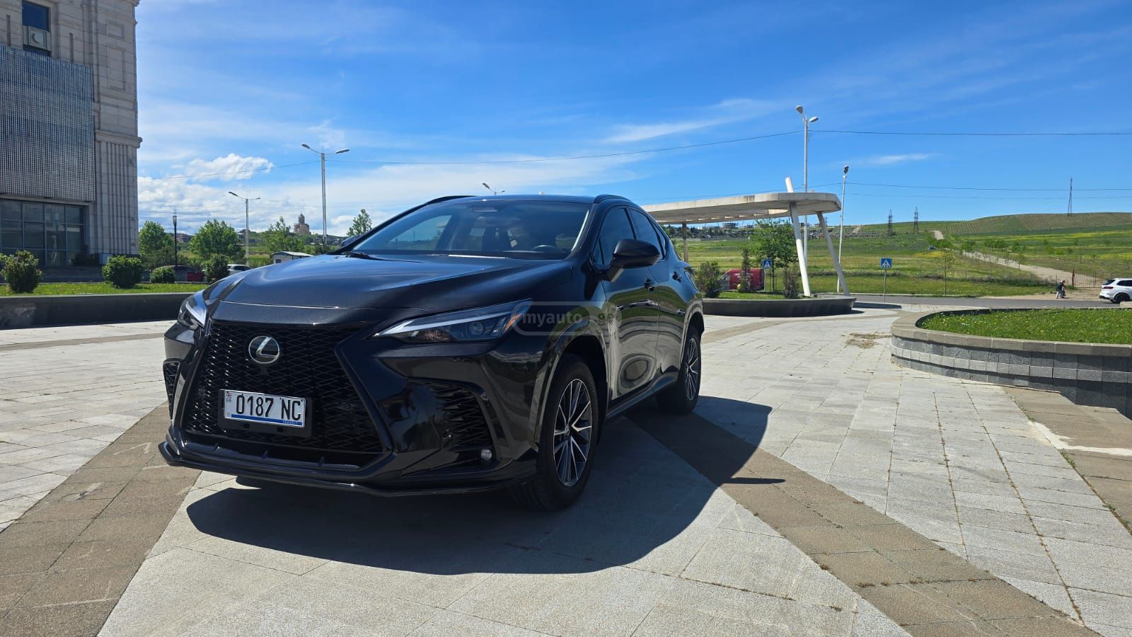 Lexus NX 350 2024 — photo 2