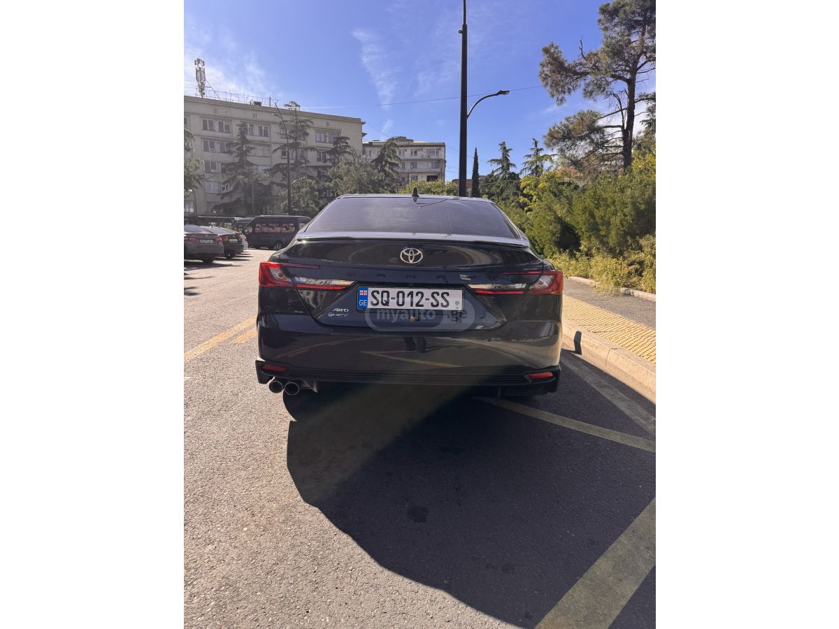 Toyota Camry 2024 — photo 2