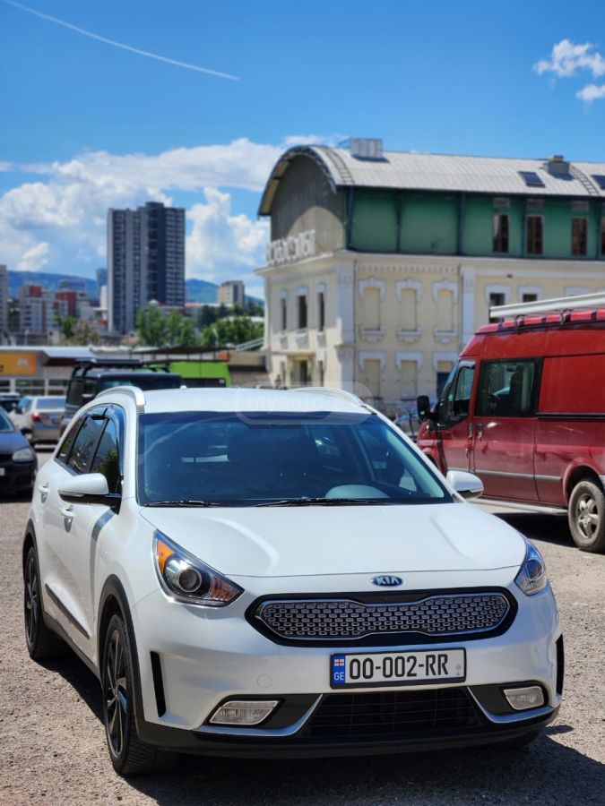 Kia Niro 2018 — photo 2