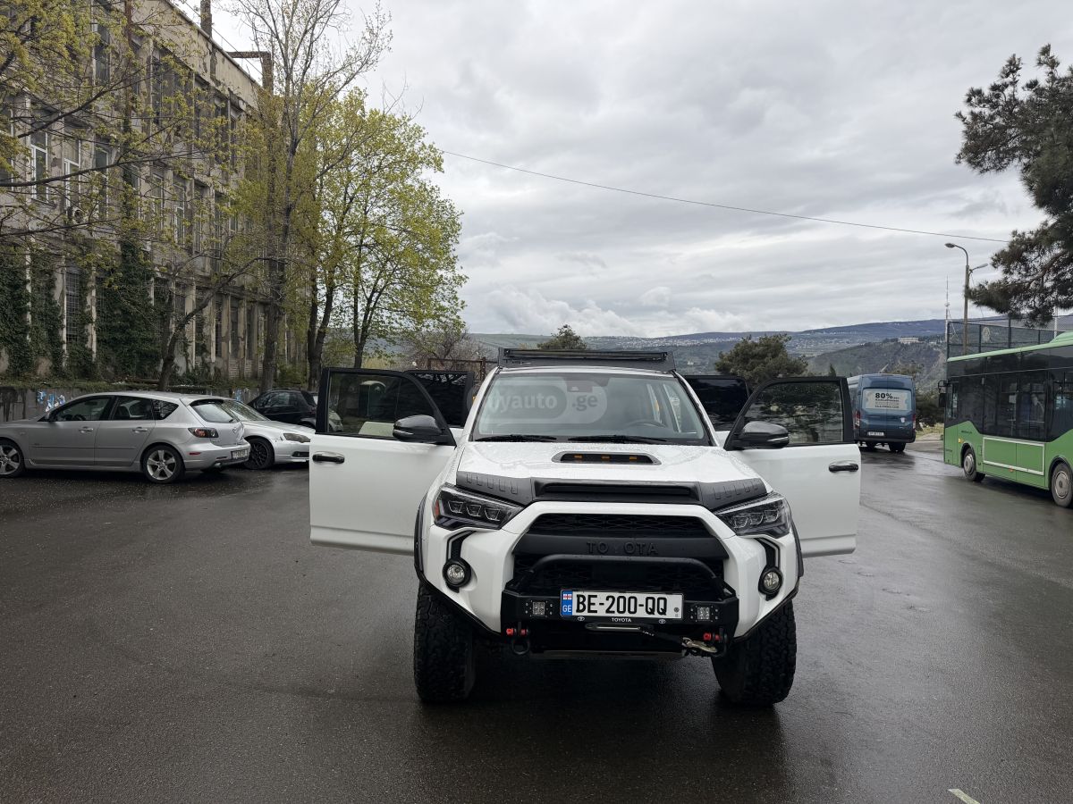 Toyota 4Runner 2020 — photo 2