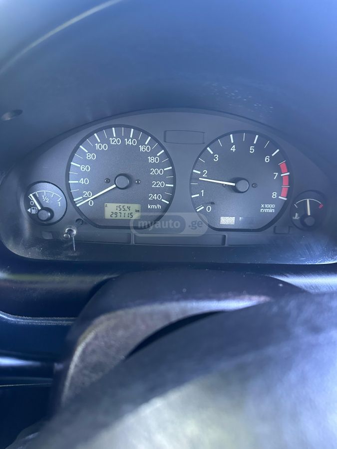 Mitsubishi Carisma 1999 — photo 2