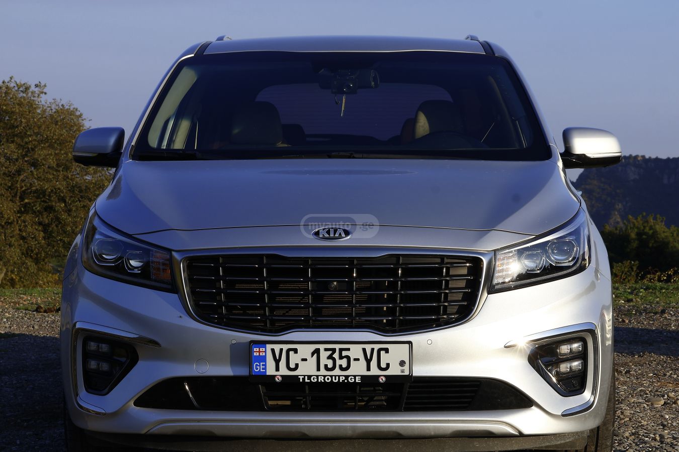 Kia Carnival 2019 — photo 2
