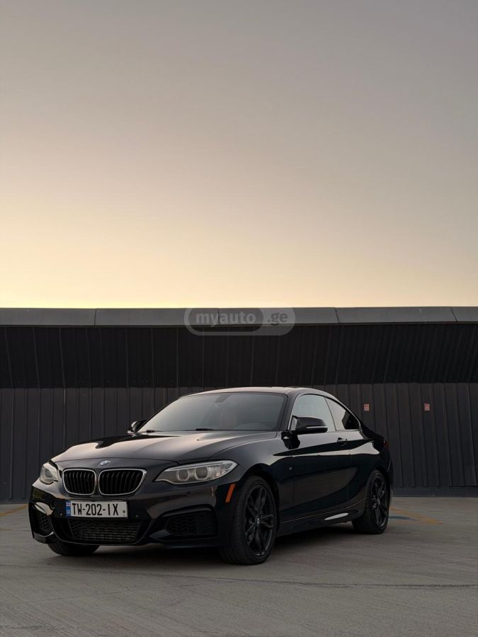 BMW M235