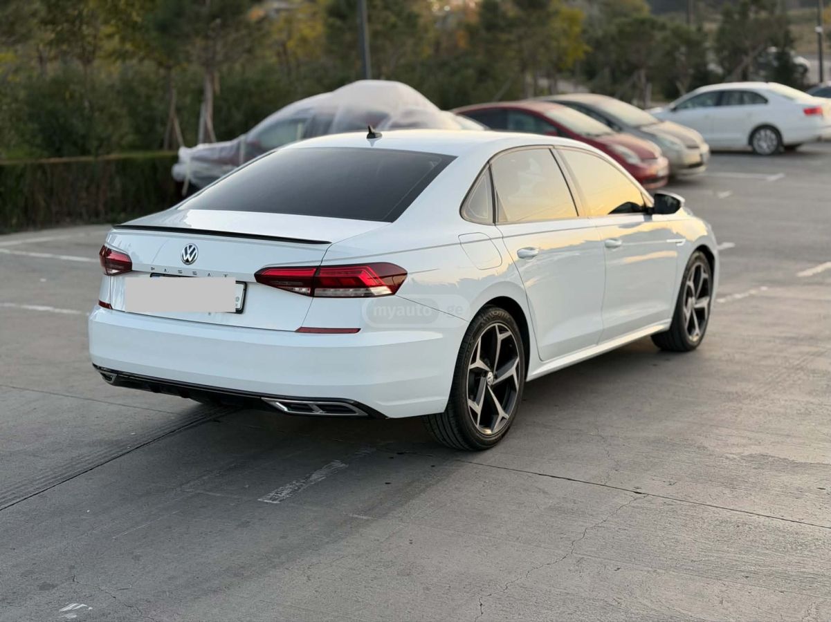 Volkswagen Passat 2020 — photo 2