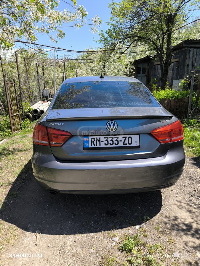 Volkswagen Passat 2014 — photo 2