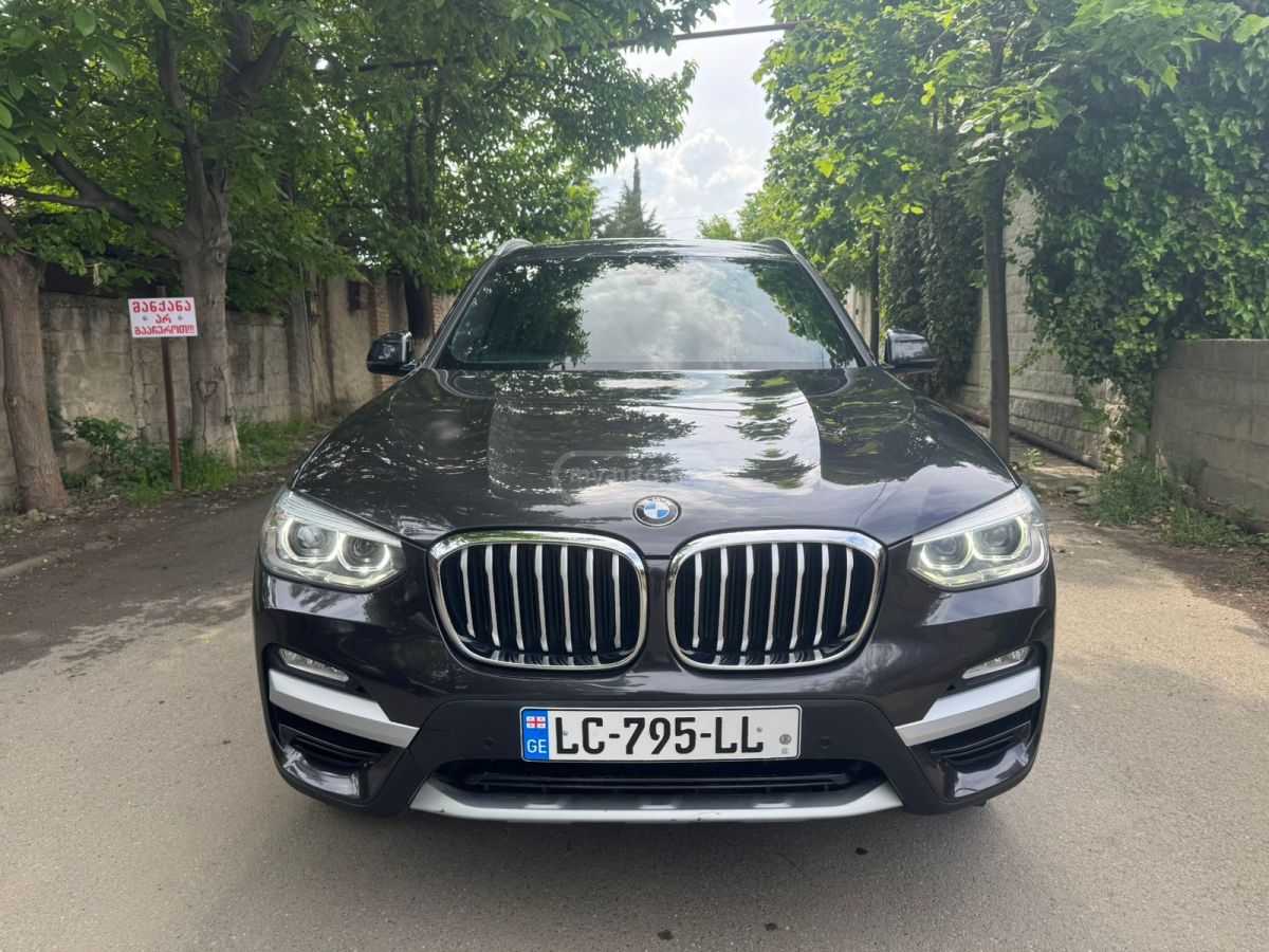BMW X3 2018 — photo 2