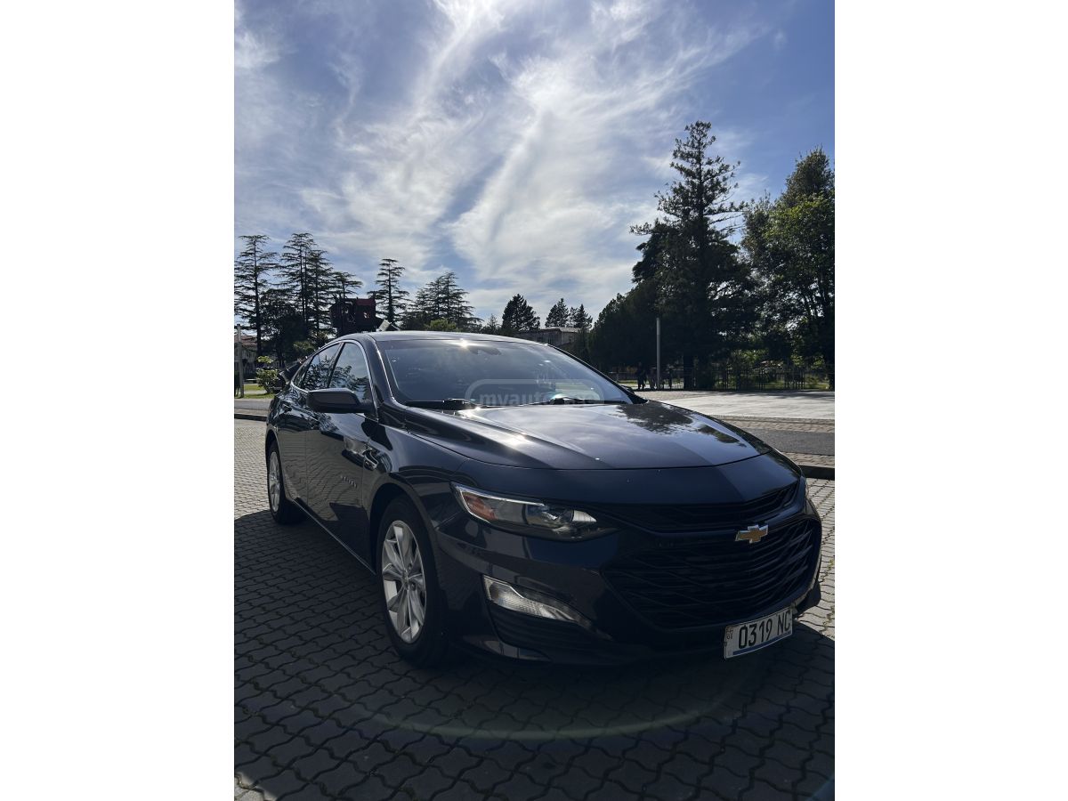 Chevrolet Malibu 2022 — photo 2