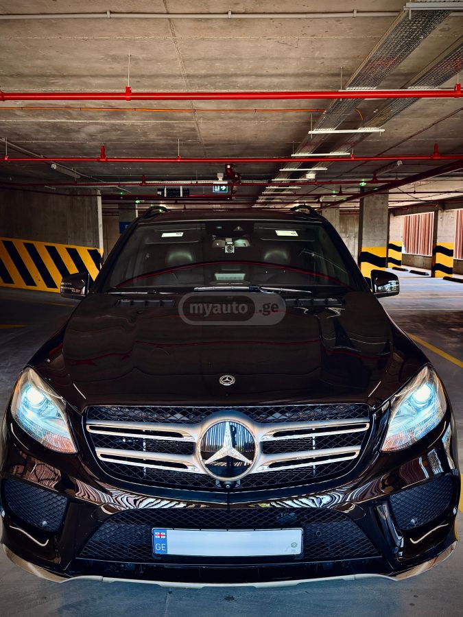 Mercedes-Benz GLE 43 AMG 2018 — photo 2