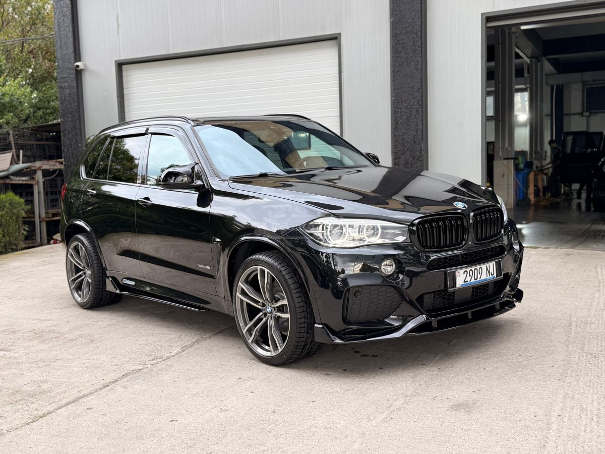 BMW X5 2017 — photo 2