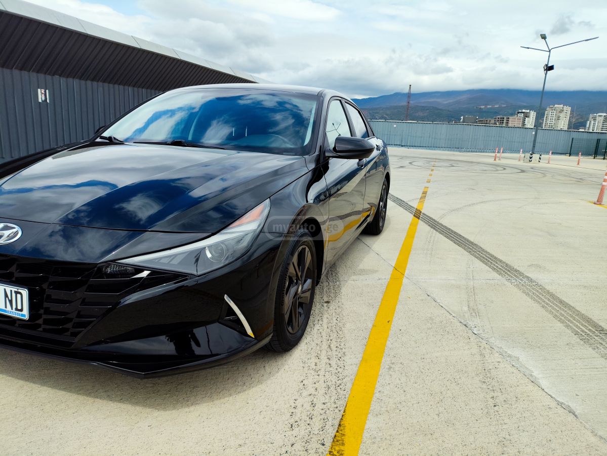 Hyundai Elantra 2021 — photo 2