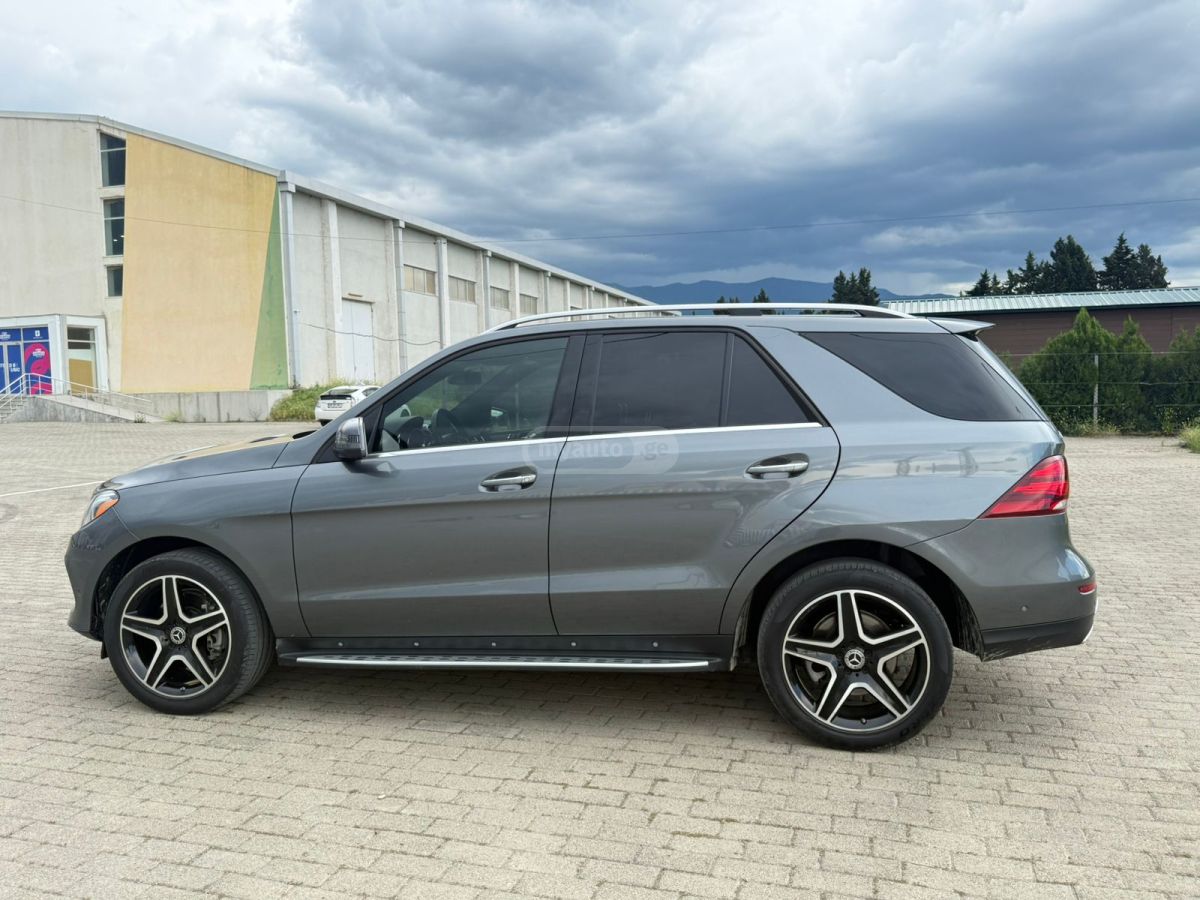 Mercedes-Benz GLE 400 2019 — photo 2