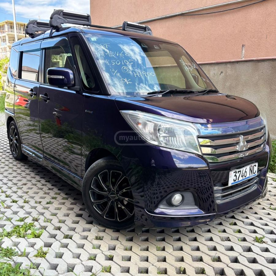 Mitsubishi Delica D2 2018 — photo 2