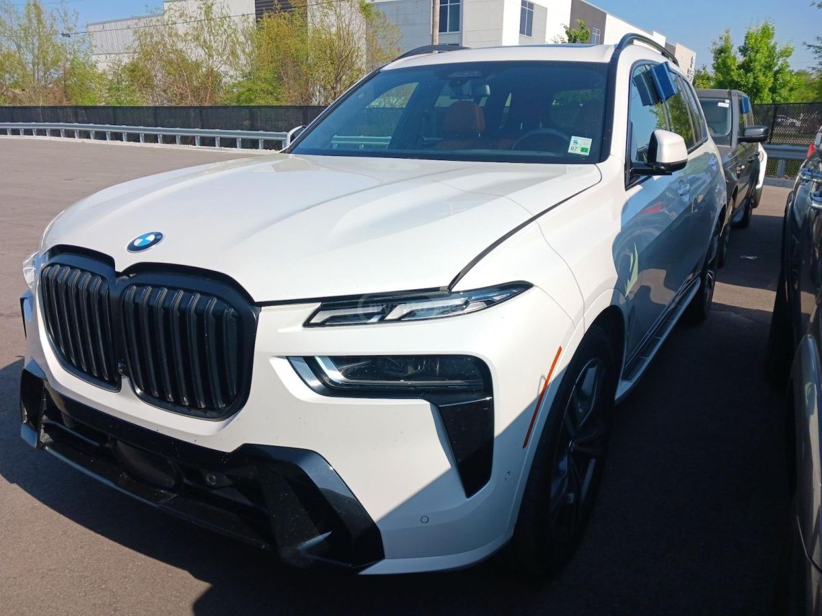 BMW X7 2022 — photo 2