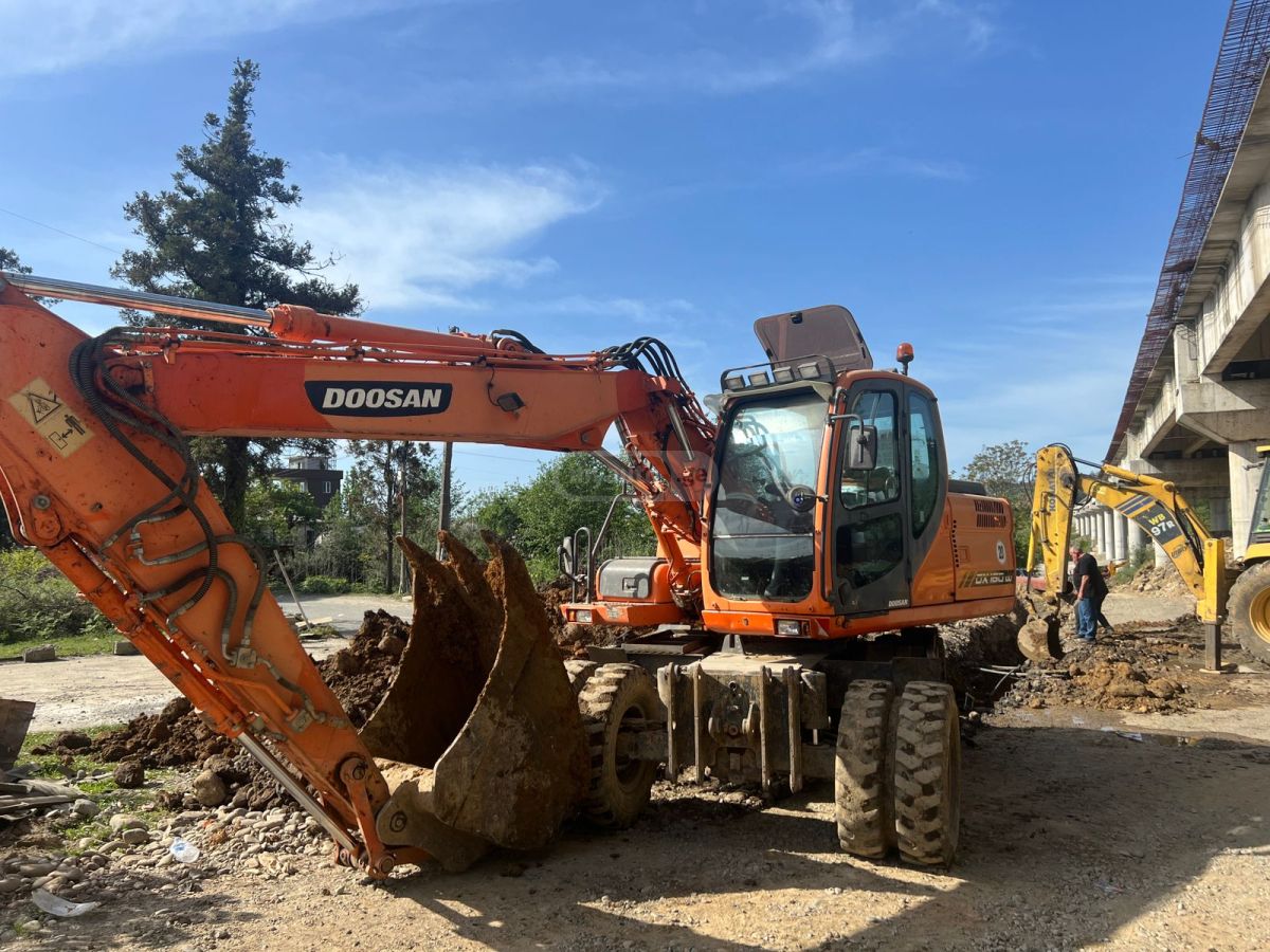 Doosan DX160W-5