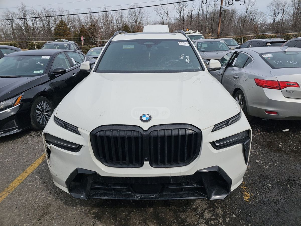 BMW X7 2022 — photo 2