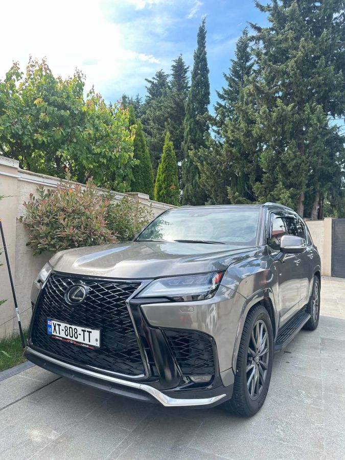 Lexus LX 600