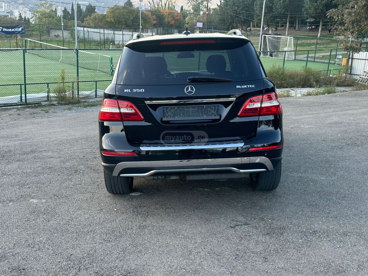 Mercedes-Benz ML 350 2013 — photo 2
