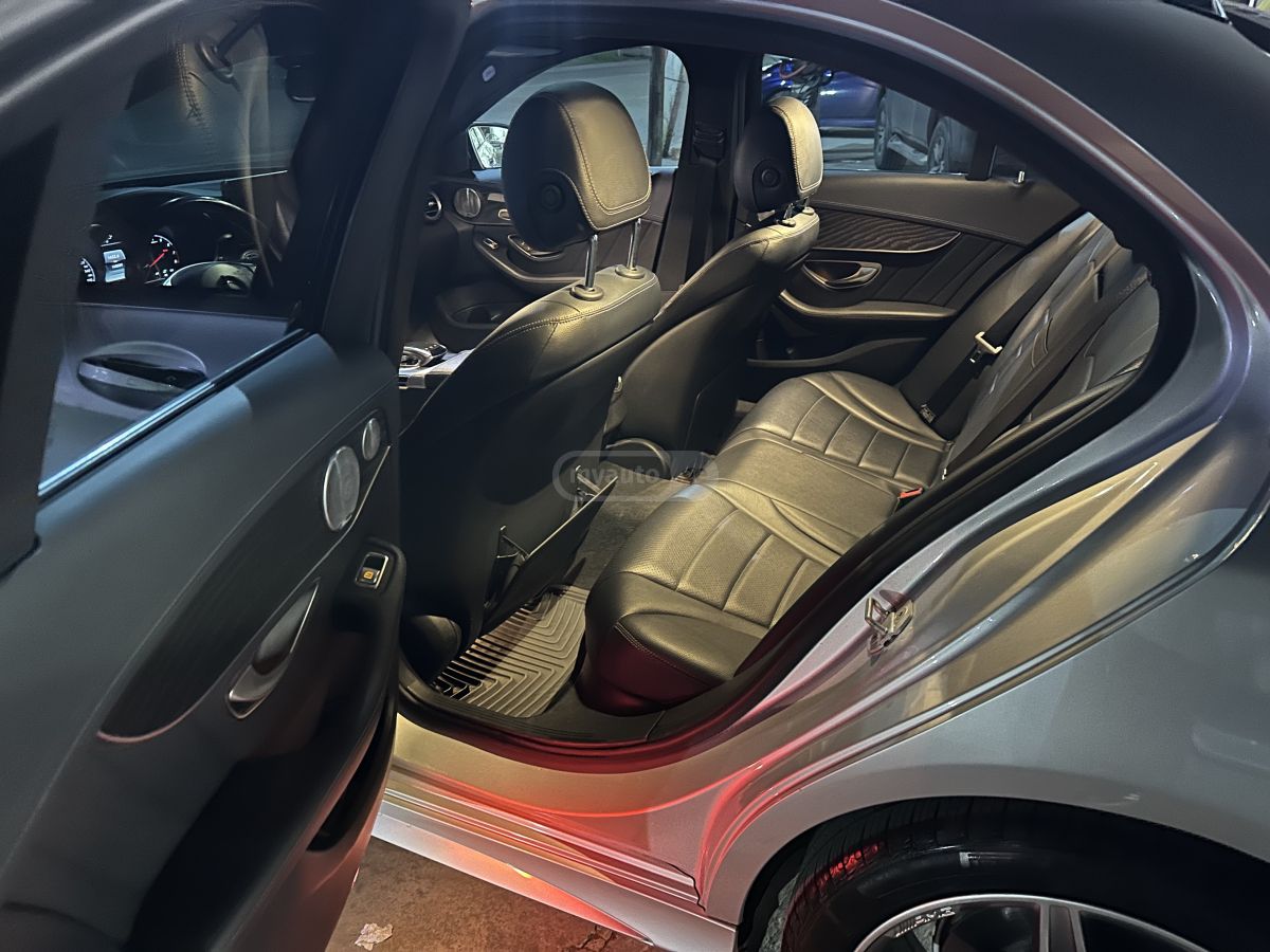 Mercedes-Benz C 300 2015 — photo 2