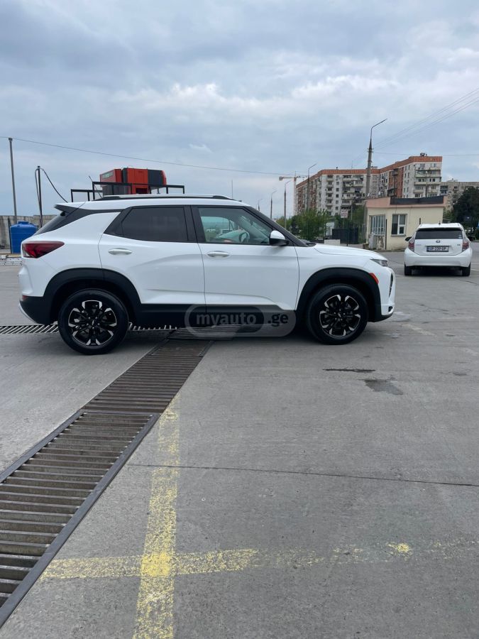 Chevrolet Trailblazer 2023 — photo 2