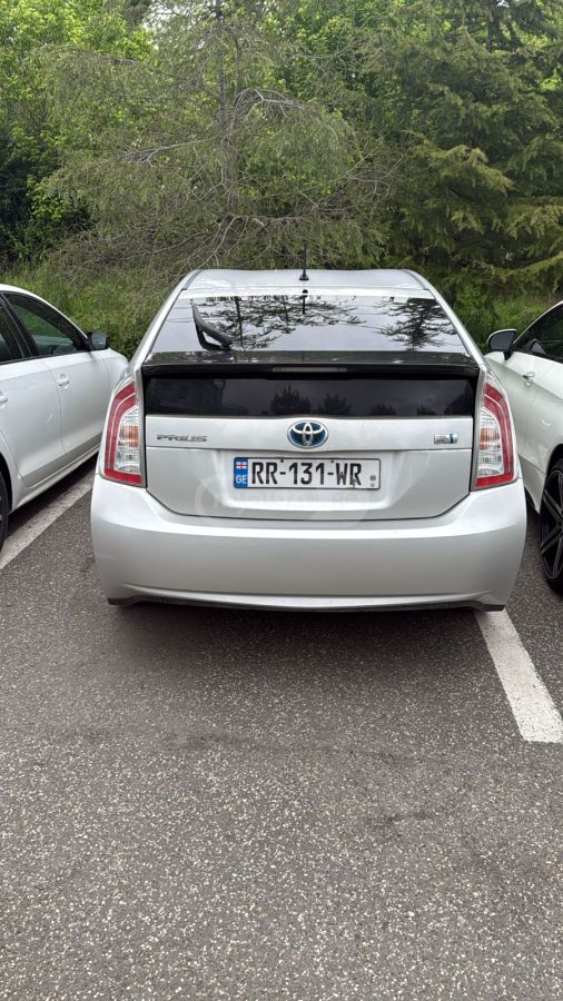 Toyota Prius 2014 — photo 2