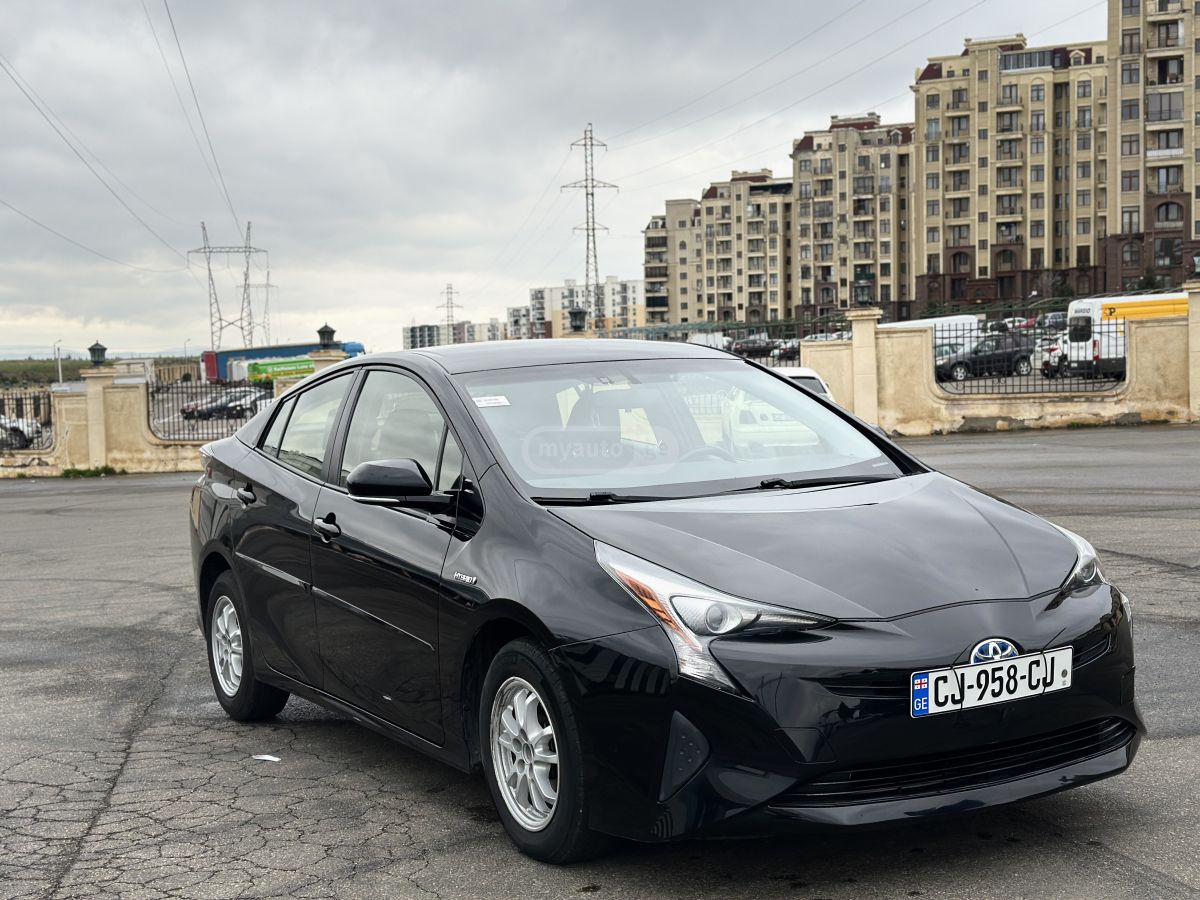 Toyota Prius 2016 — photo 2