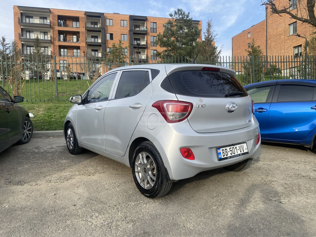 Hyundai i 10 2015 — photo 2
