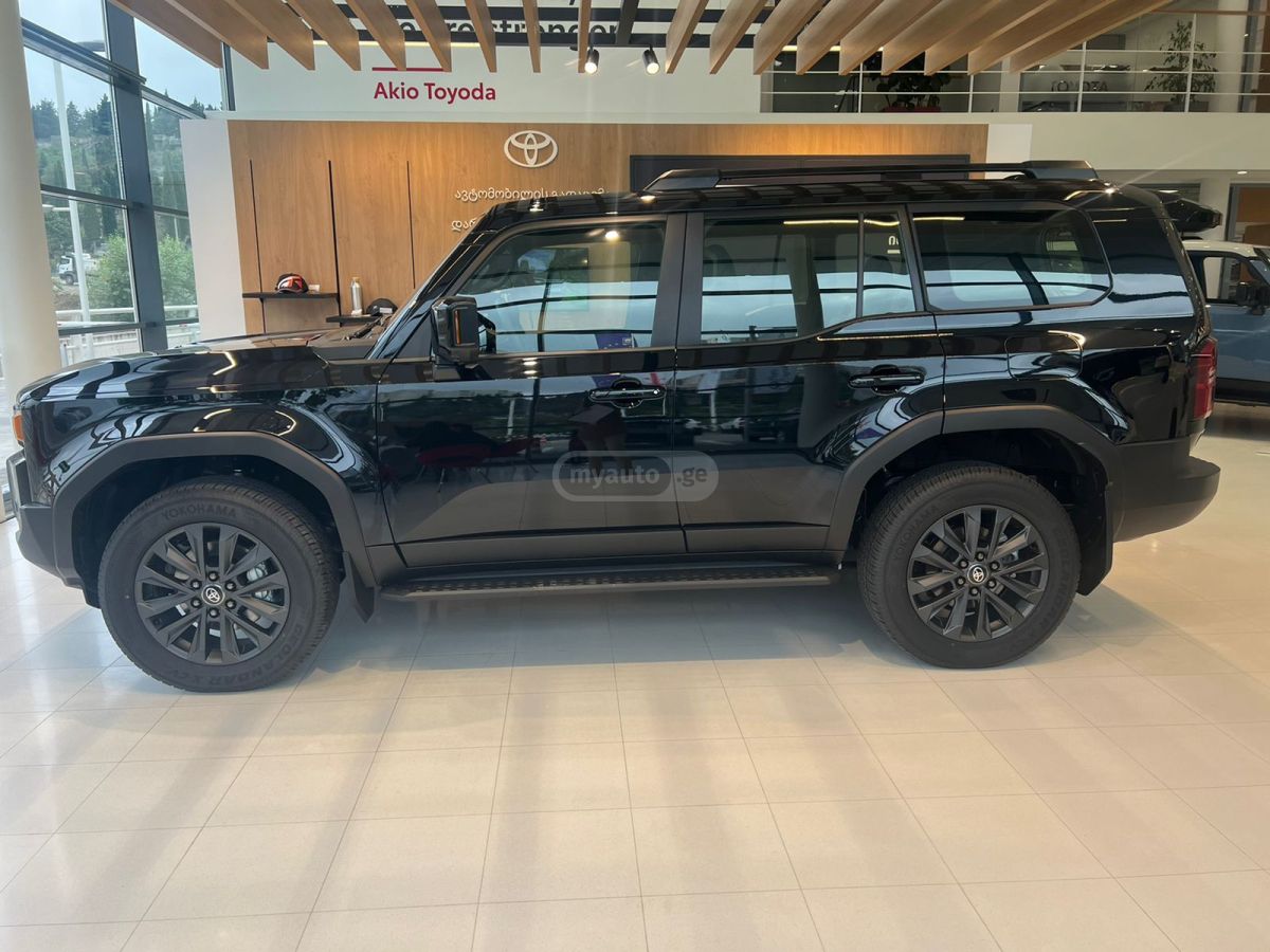 Toyota Land Cruiser Prado 2026 — photo 2