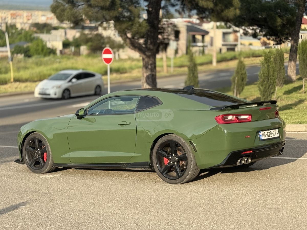 Chevrolet Camaro 2018 — photo 2