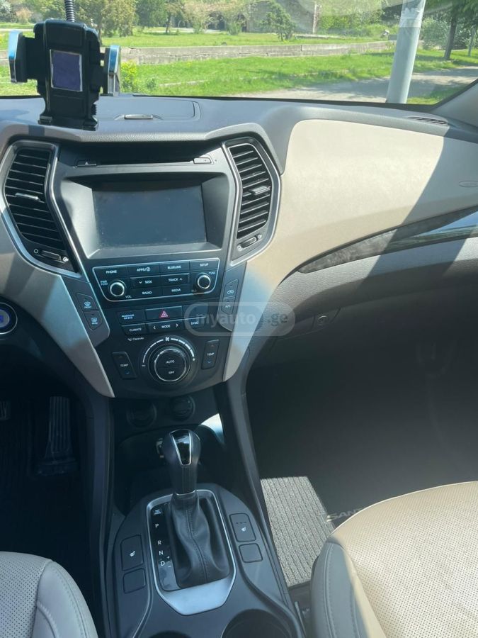 Hyundai Santa Fe 2017 — photo 2